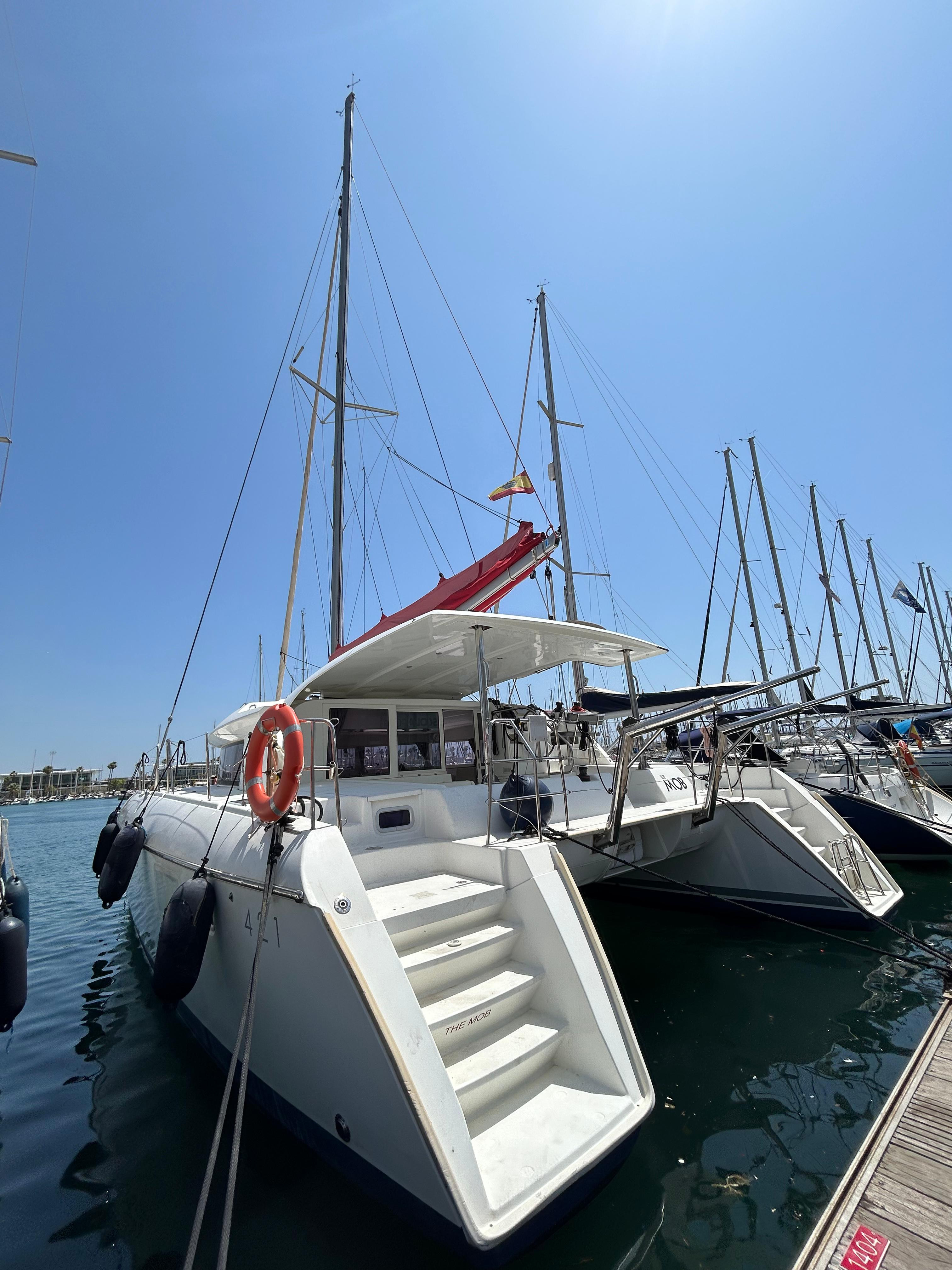 Lagoon 421