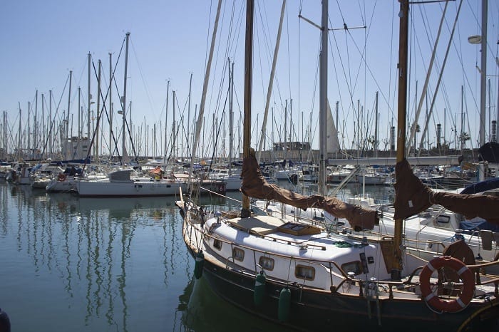 Por qué hacerse socio de un club de navegación en Barcelona