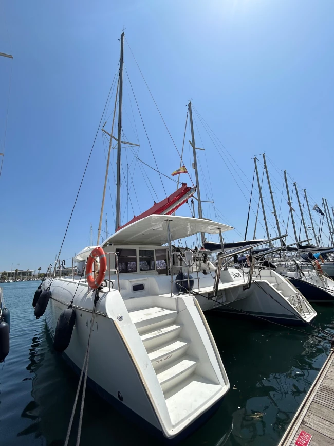 Lagoon 421