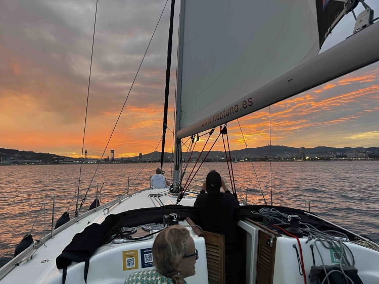 Sunset Sailing  Tour en Velero